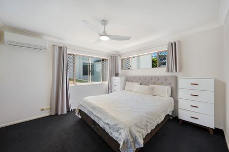 In Heart of Redcliffe! - Photo 5