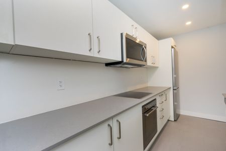 111 Lawton Boulevard - Photo 2