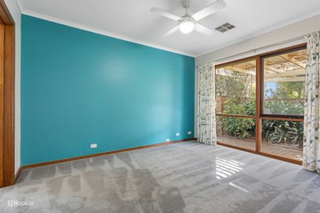 Family Home! - Photo 3