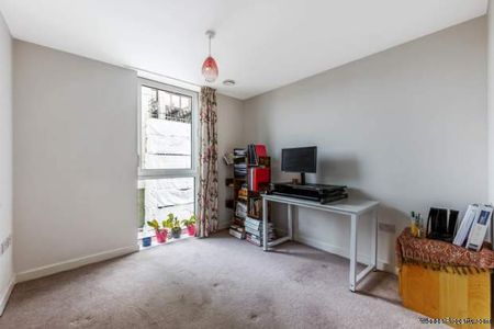 2 bedroom property to rent in Brentford - Photo 4