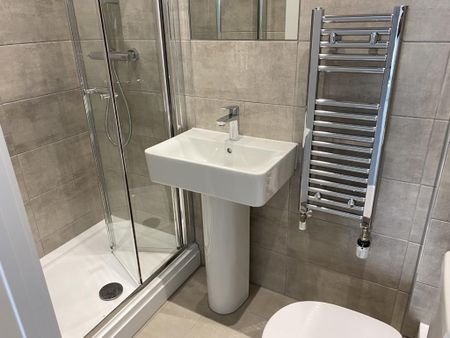 2 bedroom flat to rent - Photo 5