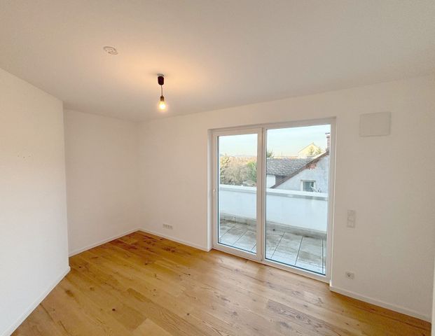 Trier- Ihr Platz zum Ankommen- stilvolle 4-Zimmer-Wohnung mit umlaufendem Balkon, EInbauküche und Tiefgaragenstellplatz auf 137 m², - Photo 1