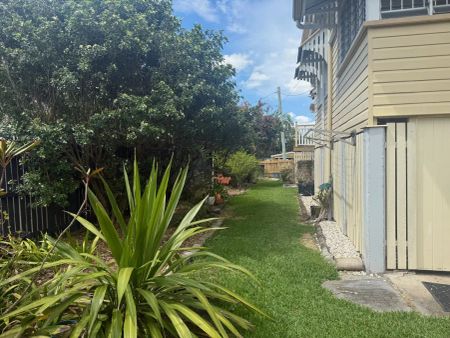 “Queenslander Home located in lovely Crawford Road!” - Photo 4