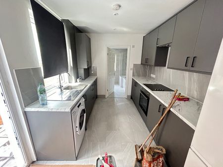 Charnwood Road, London, SE25 6 - Photo 2
