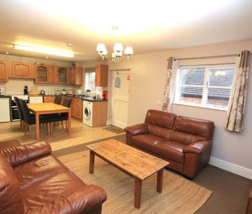 3 Bedroom Cottage, Chester - Photo 1