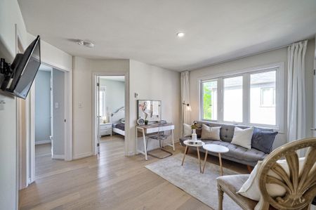 For Lease - 5 Bloom Street Unit# Coach, Markham, Ontario - Photo 3