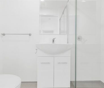 SPACIOUS STUDIO UNIT IN AN OUTSTANDING CHERMSIDE LOCATION - Photo 3