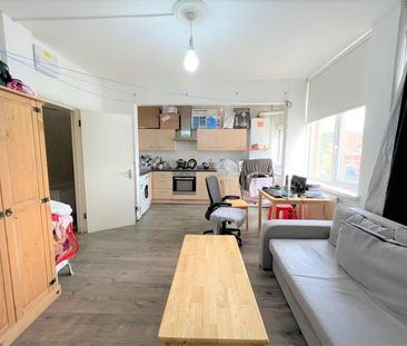 1 Bed Flat, High Road, IG1 - Photo 5