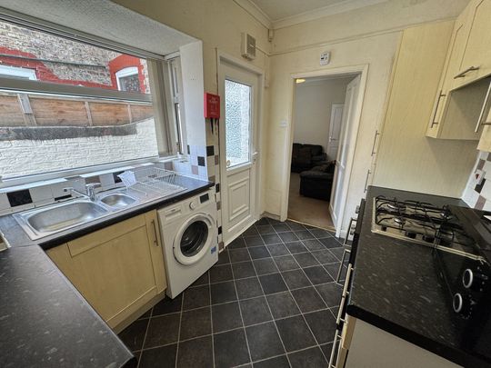 Ratcliffe Street, Burton Stone Lane - P10052 - Photo 1