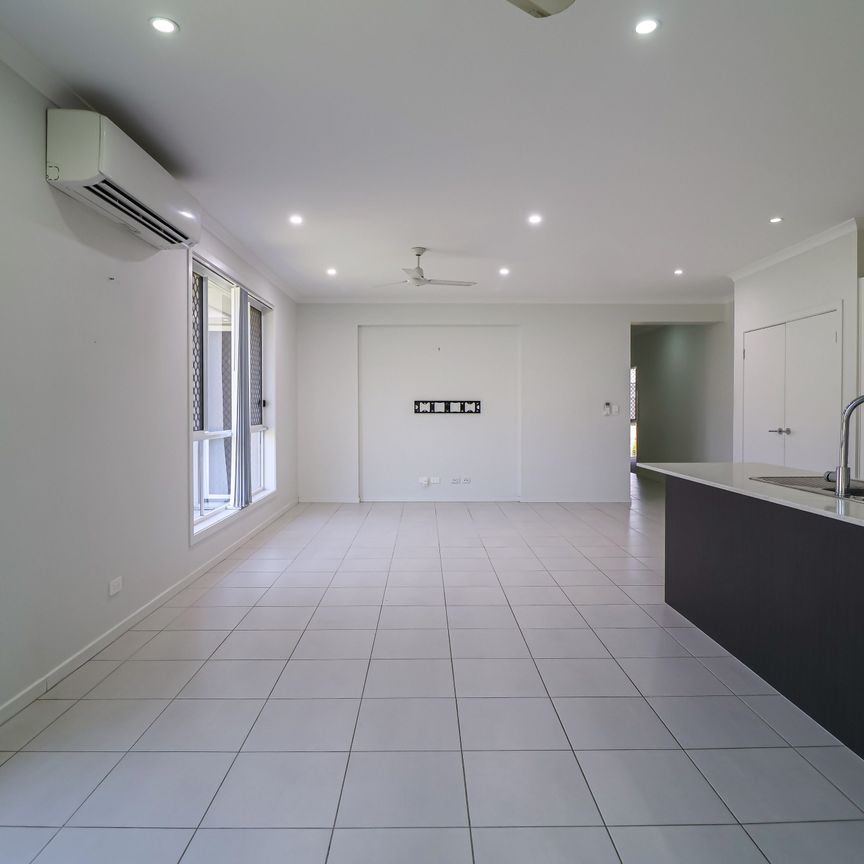 THE FAMILY HOME YOU'VE BEEN WAITING FOR - WELCOME TO 3 BUSHLARK PLACE! - Photo 1