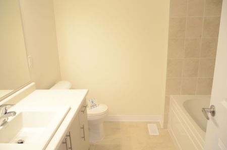 For Lease - 3 Russell Wice Avenue, Richmond Hill, Ontario - Photo 3