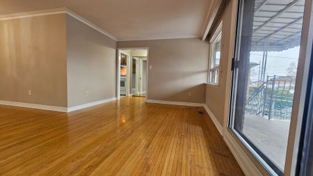 For Lease - 27 Cobb Avenue Unit# Main Floor, Toronto, Ontario - Photo 4