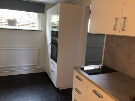 Hölövägen, Älvsjö - Photo 2