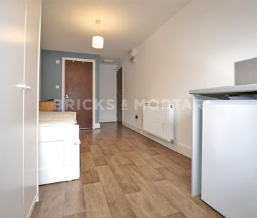 Flat R, 65, Allerhope, Cramlington, NE23 6SX - Photo 3