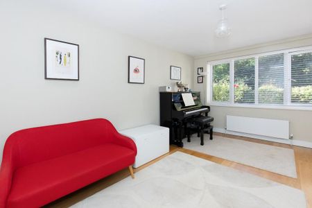 4 bedroom semi-detached house to rent - Photo 3