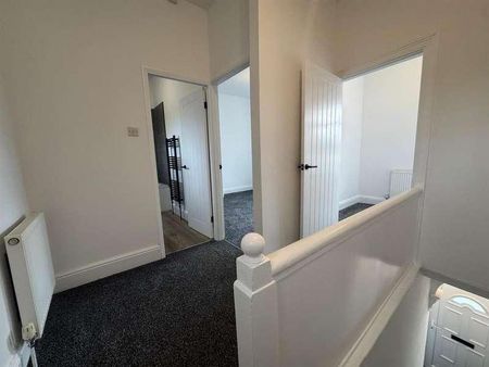 Cleckheaton Road, Oakenshaw, Bradford, BD12 - Photo 2