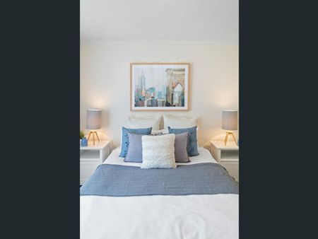 Linear Park Front Beautiful Family Home - Photo 4