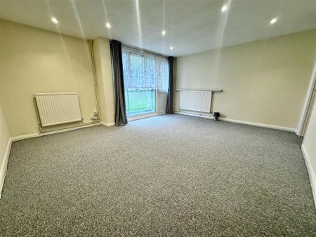 3 bedroom maisonette to rent - Photo 2