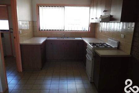 “IDEAL STARTER” - Photo 2