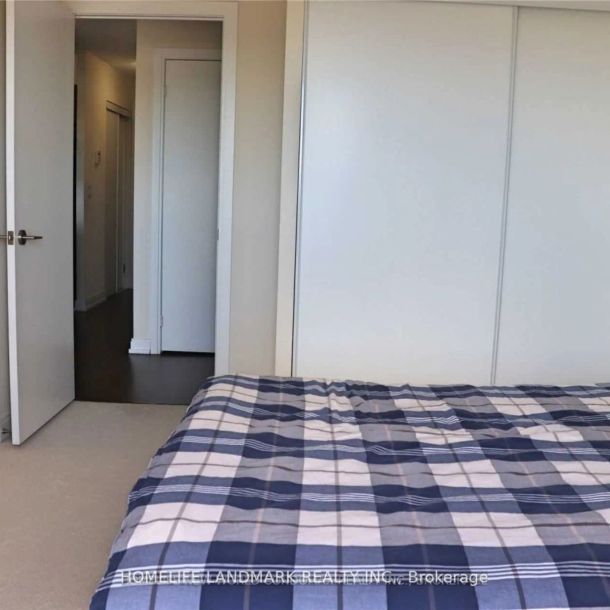 181 Village Green Square #811 - Photo 1