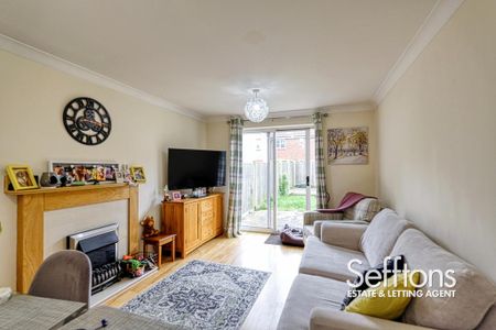 3 bedroom semi-detached house to rent - Photo 2