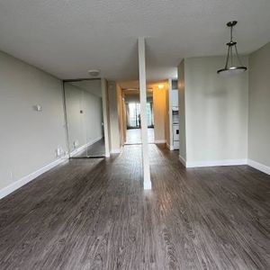 BRIGHT STUDIO UNIT -CHARMING UNIT *MINUTES FROM METROTOWN - Photo 2