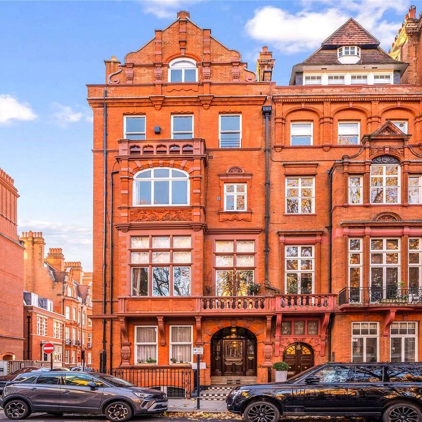 A stunning family home located in the heart of Sloane Square - Photo 1