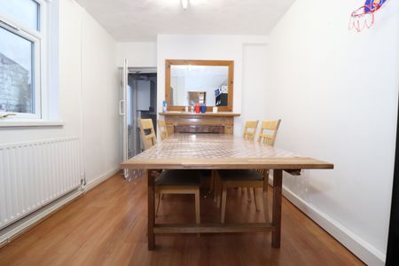 Diana Street, Roath - Photo 3