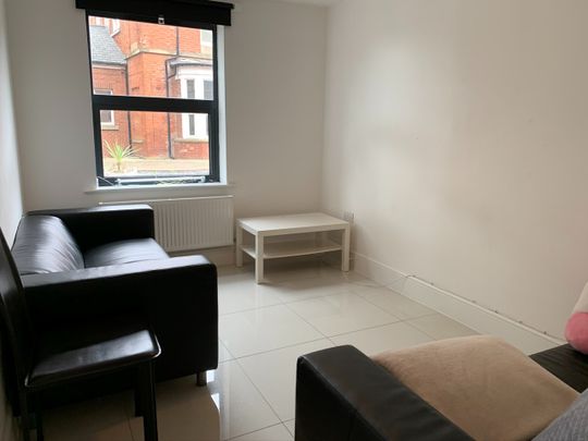 4 Bed Flat, Clarendon Road, LS2 - Photo 1