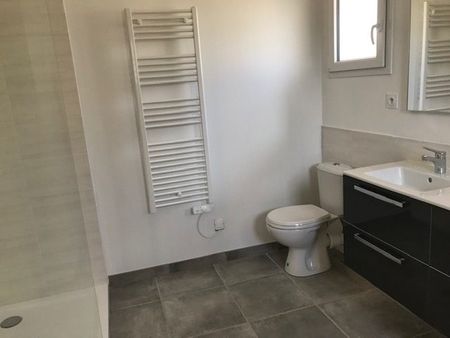 Location Maison 4 pièces 90m² LES MAGES 30960 - Photo 4