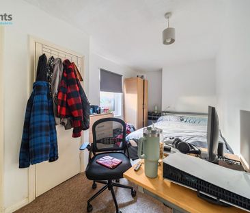 5 bedroom end of terrace house to rent - Photo 5