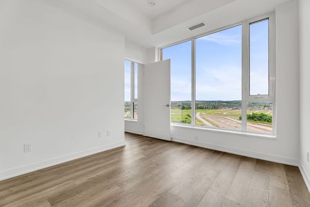 For Lease - 2 David Eyer Road Unit# 1428, Richmond Hill, Ontario - Photo 5