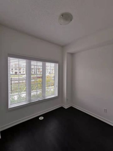 For Lease - 209 Harding Park Street, Newmarket, Ontario - Photo 5