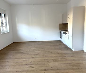 Erstbezug nach Sanierung! Modernisierte 3-Zimmer-Wohnung in Mürzzus... - Photo 2
