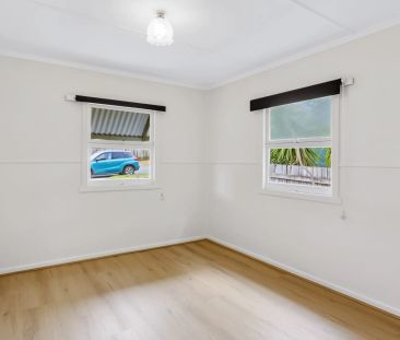 Renovated Coastal Cottage – Walk to Margate Beach Contact Julie Syk... - Photo 6