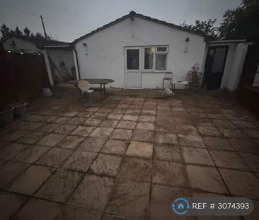 2 bedroom semi-detached house to rent - Photo 6