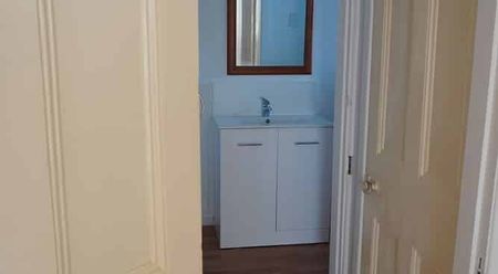 Villa conversion unit with sun porch - Photo 2