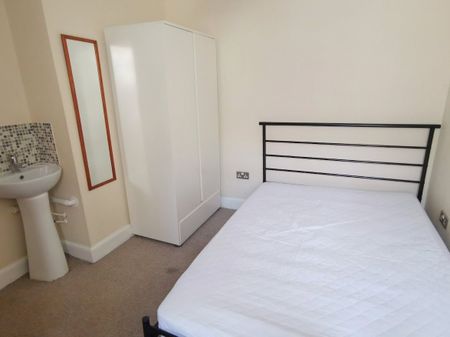 5 bedroom terraced house to rent - Photo 2