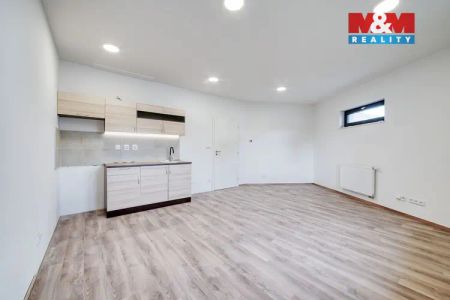 Pronájem bytu 1+kk, 34 m - Fotografie 2