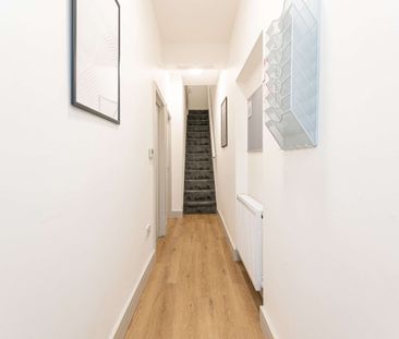 😍 BRAND NEW House Share Available Now! 😍 Room 4 - Photo 3