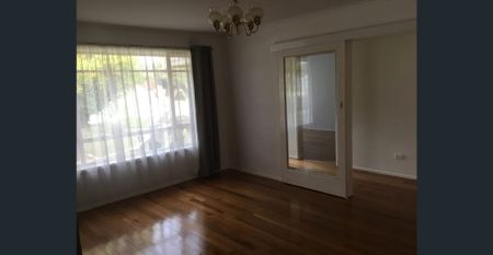 Family Home in Excellent Location! - Photo 2