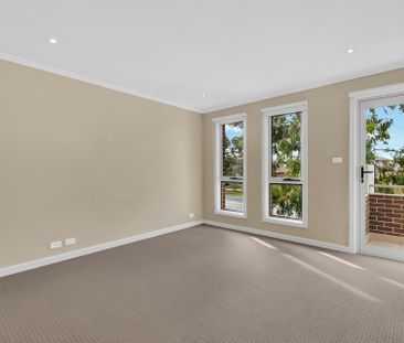 Beautiful family home needs a beautiful family - Photo 1