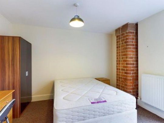 6 bedroom apartment to rent - Photo 1