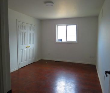 For Lease - 302 Stanley Street, Barrie, Ontario - Photo 5