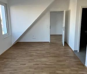 Attraktive 2-Zimmer Dachgeschosswohnung mit Terrasse nahe U1 - Foto 3