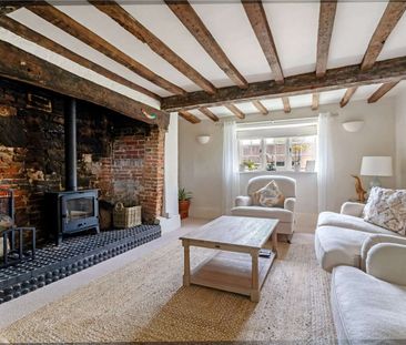 Character two bedroom cottage in favoured village - Photo 1