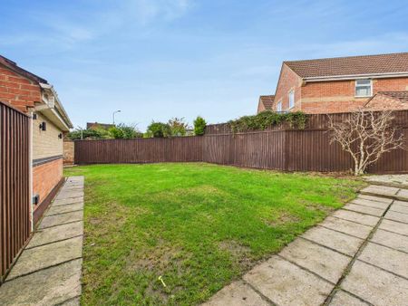 3 bedroom detached house to rent - Photo 3