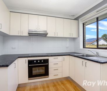 Lovely home in quiet complex - Photo 3