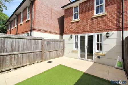 2 bedroom semi-detached house to rent - Photo 2