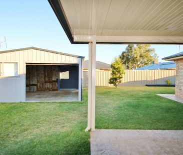 FOUR BEDROOM FAMILY HOME - Photo 5